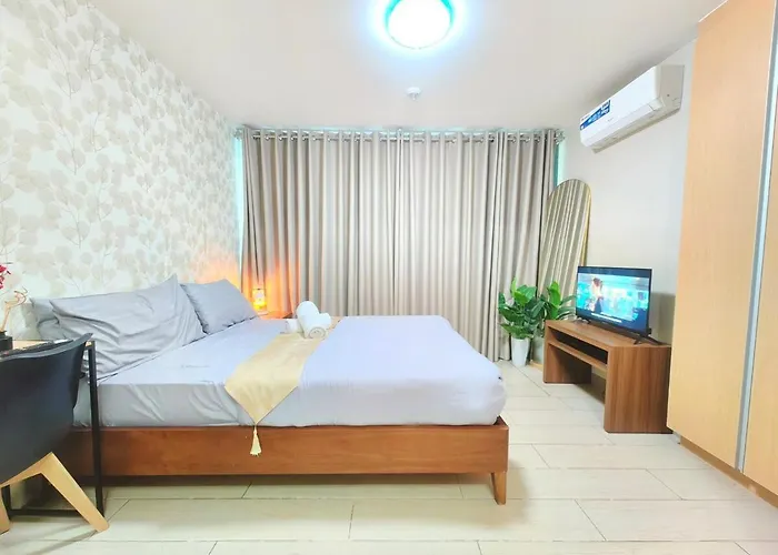 Uptown Bgc 1br Modern Pool View Unit By Terravista *