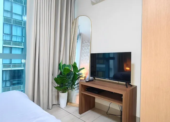 Uptown Bgc 1br Modern Pool View Unit By Terravista Apartment